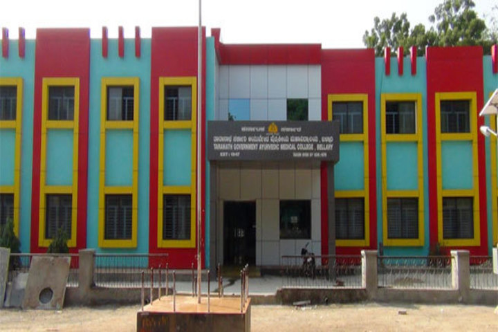 https://cache.careers360.mobi/media/colleges/social-media/media-gallery/20435/2019/1/5/Campus View of Taranath Government Ayurvedic Medical College, Bellary_Campus View.jpg